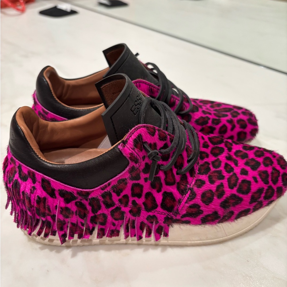 Women's Pink Leopard Esseutesse Sneakers